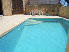 GIDI holiday house pool measuring 6 meters by 3 meters