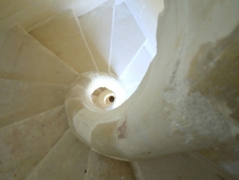 Razzett BALLUTA stone spiral stairs from upstairs to downstairs